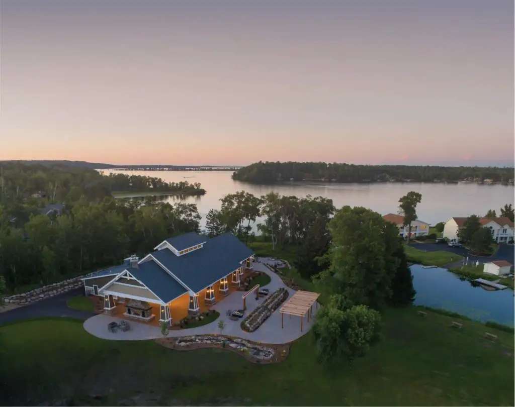 Resorts in Minnesota: Madden's on Gull Lake